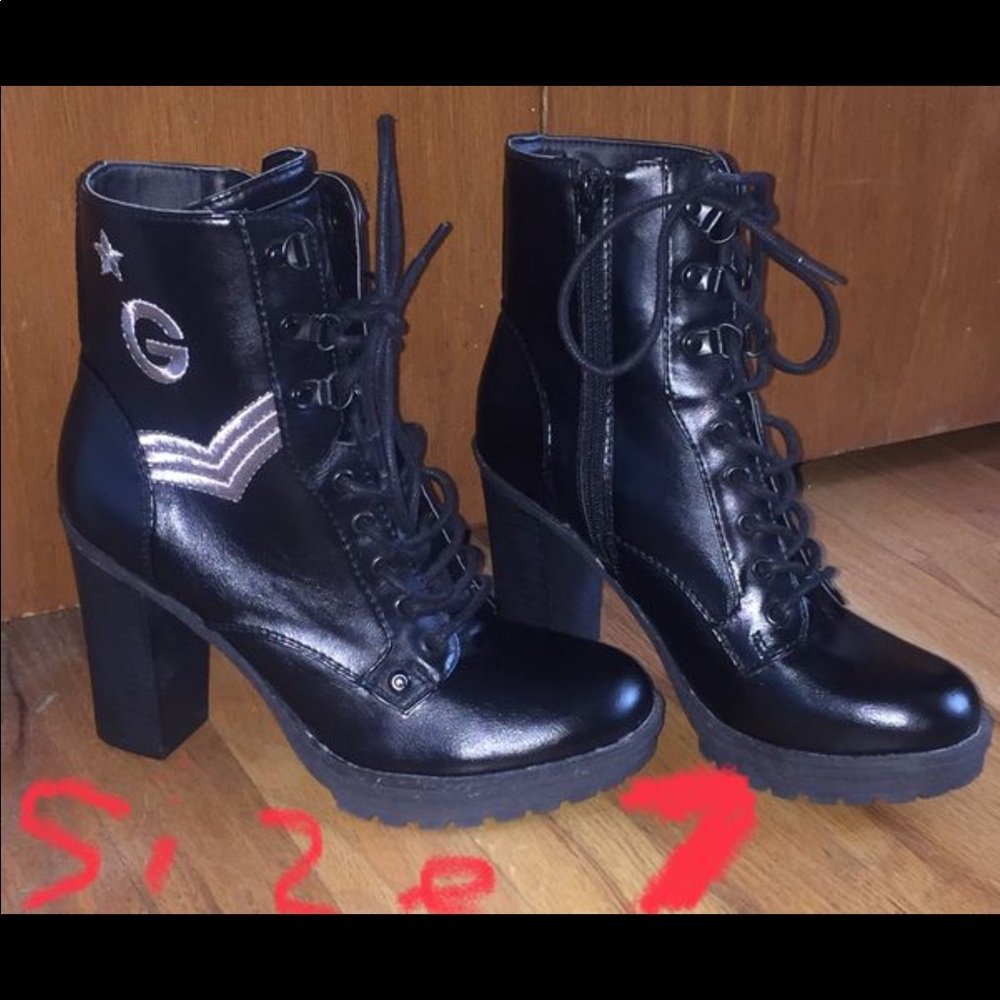 GUESS Womens G Gift Platform Lace-Up Ankle Boots,7